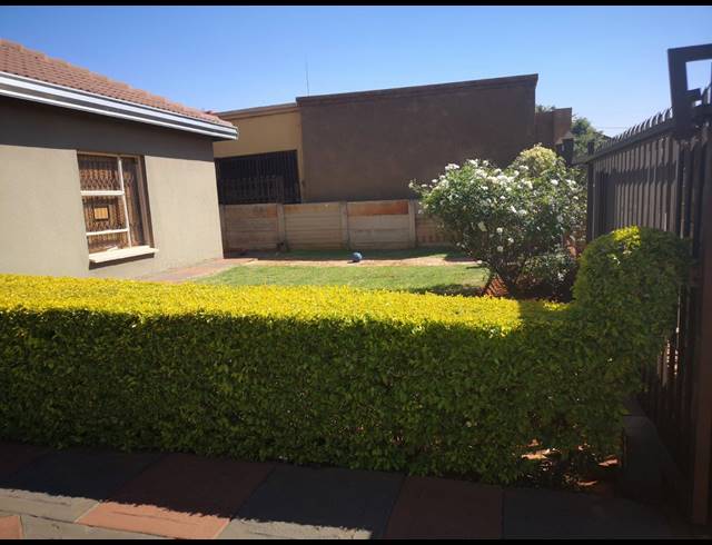3 BEDROOM HOUSE SOLD IN THE ORCHARDS